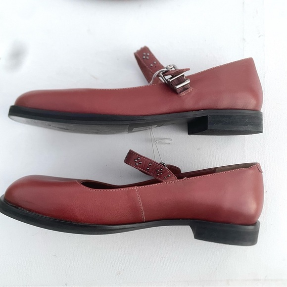Elegant Red Mary Jane Shoes - Picture 5 of 10